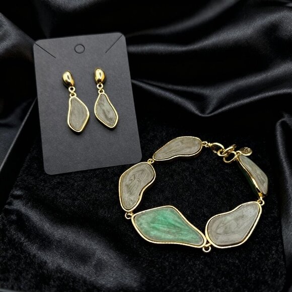 Erwin Pearl Greenish Grey Neutral tone and gold Leaf Drop Earrings + bracelet - Picture 4 of 4